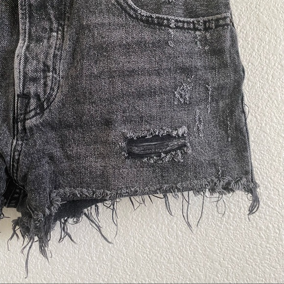 Levi's 501s Premium Denim Washed Black Grey Cut Off Distressed Jean Shorts - Picture 6 of 7